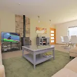 Hotel 100